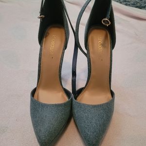 Shoe dazzle heels- brand new